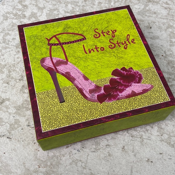 Step Into Style Papyrus Fashion High Heel Shoe Decorative Empty Storage Box - Picture 1 of 5